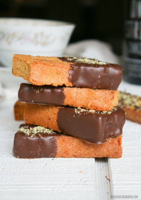 Thandai Cake Rusk Recipe with Chai | Milk and Cardamom