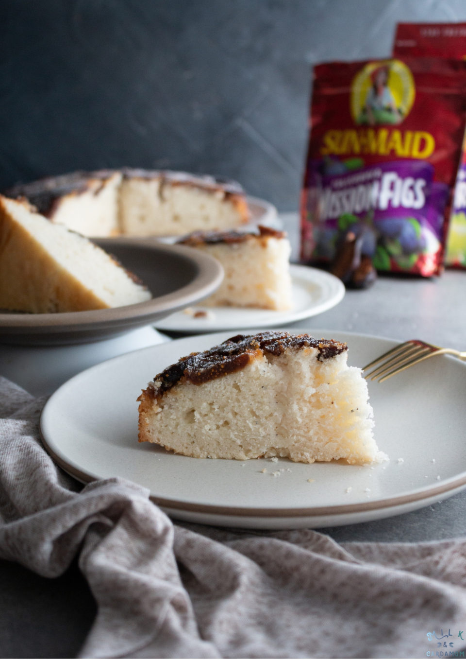 eggless fig and jaggery cake recipe diwali dessert | milk and cardamom