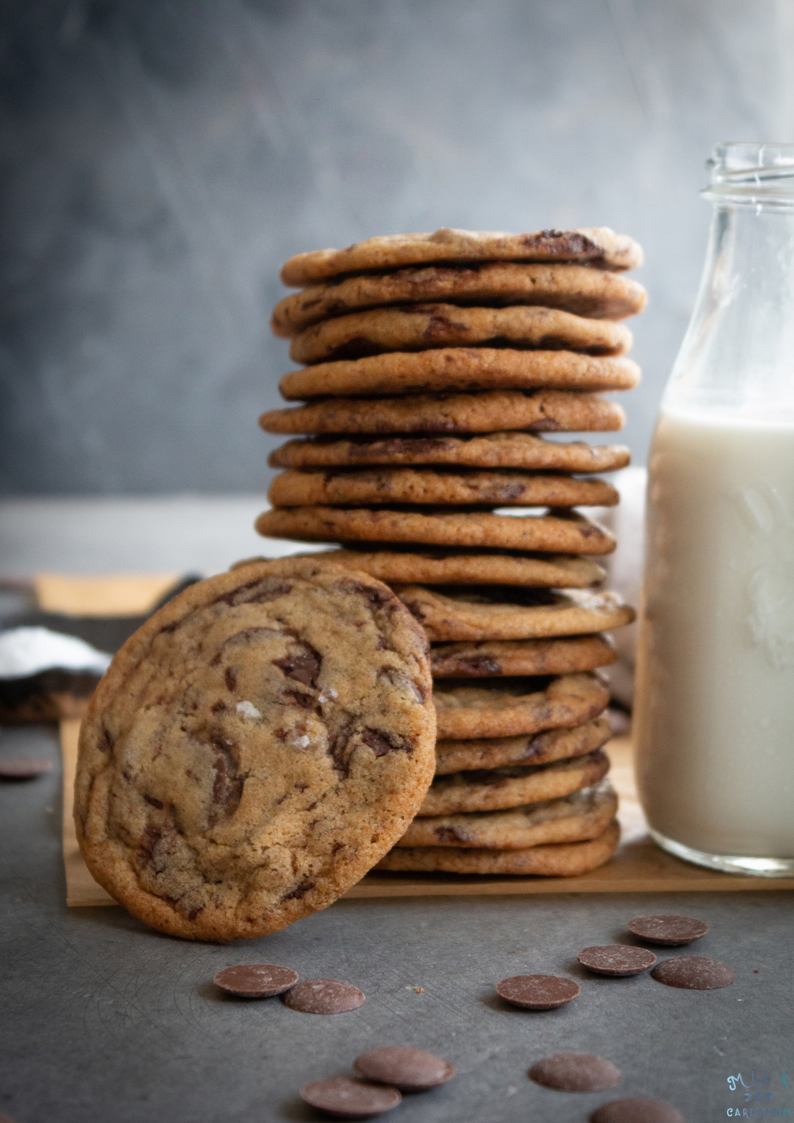 eggless chocolate chip cookie recipe | milk and Cardamom